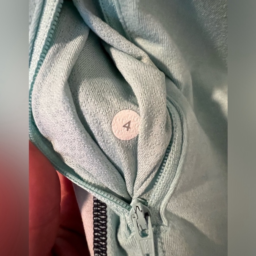 Lululemon In Stride Jacket, Sz 4 - Picture 6 of 6